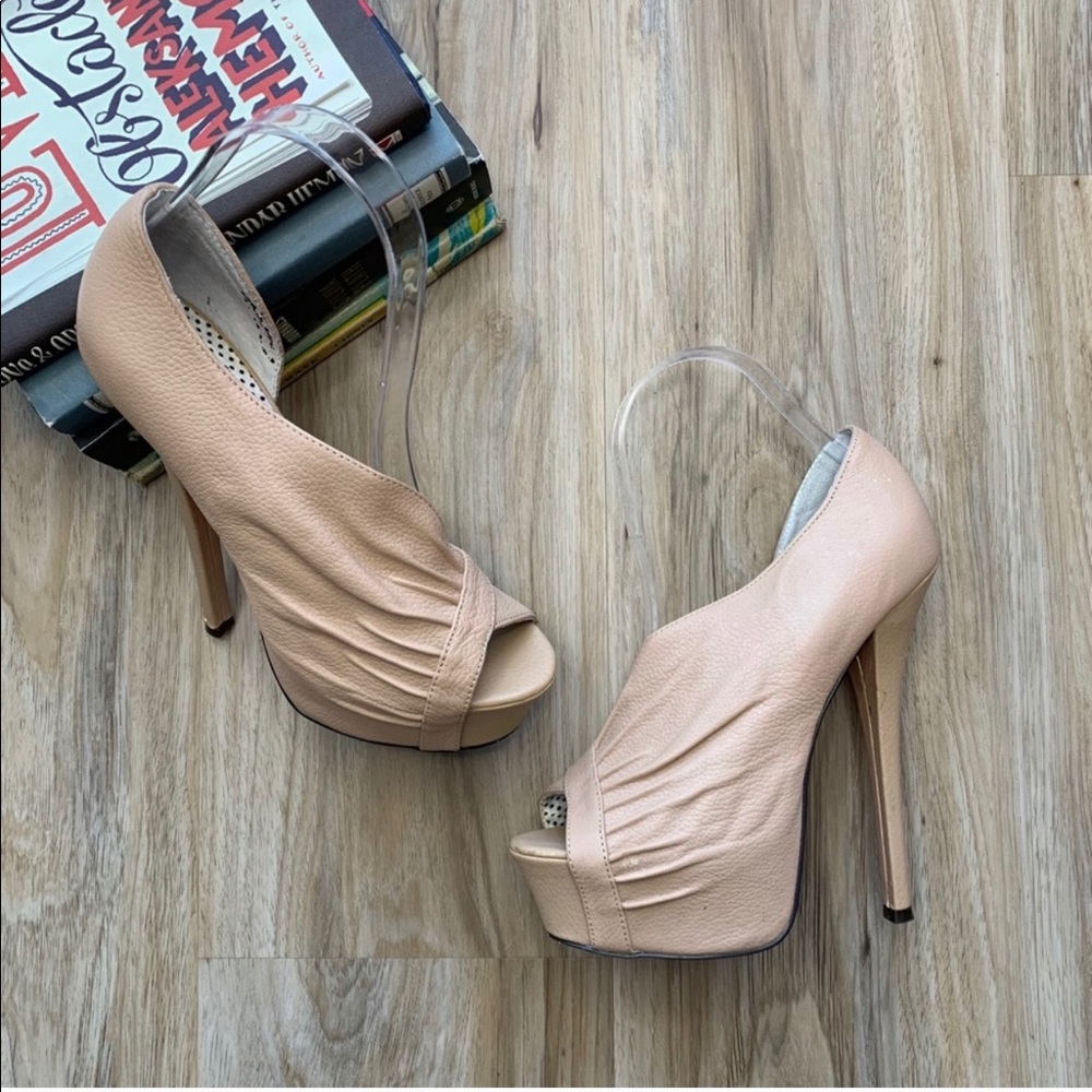 BETSEY JOHNSON Carrla Leather Platform Stiletto 6